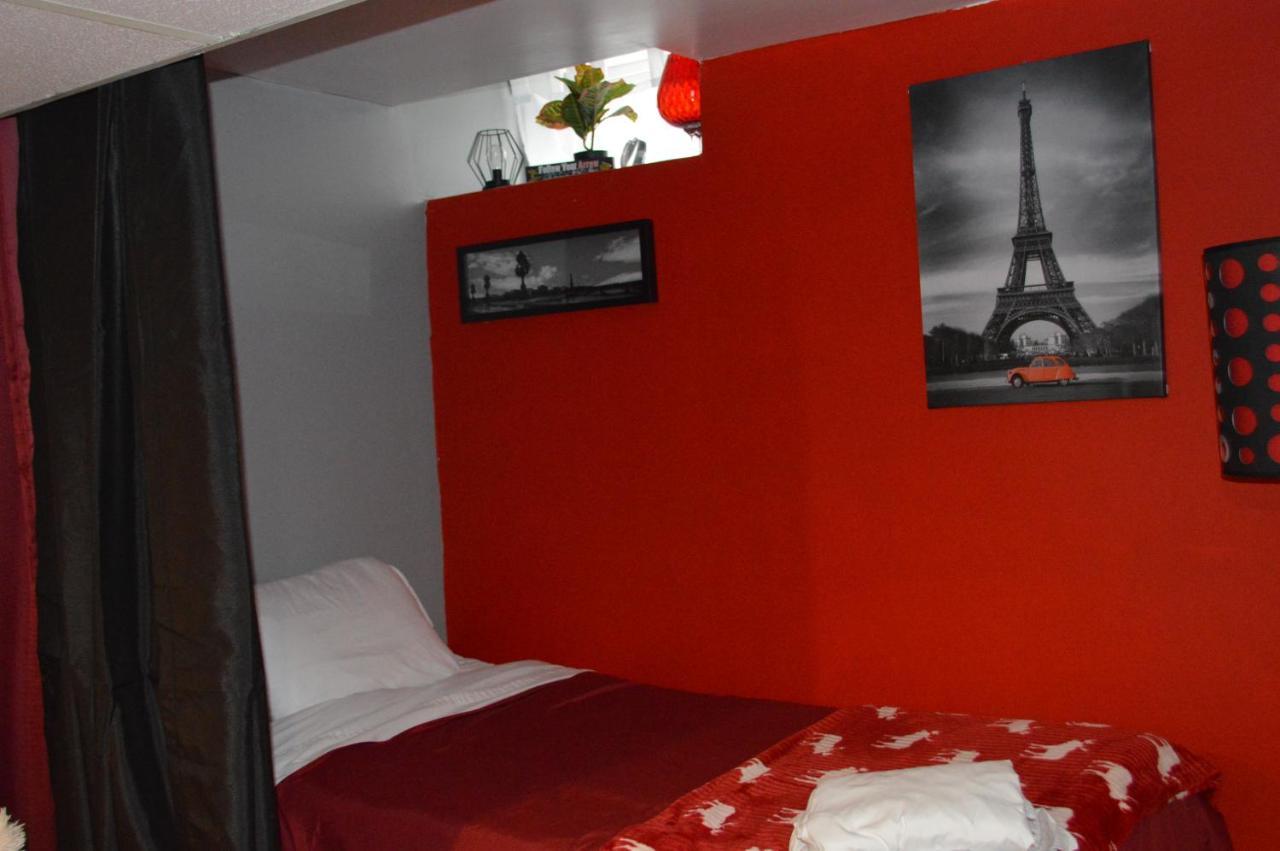 Gracies Fallsview Getaway Holiday home *