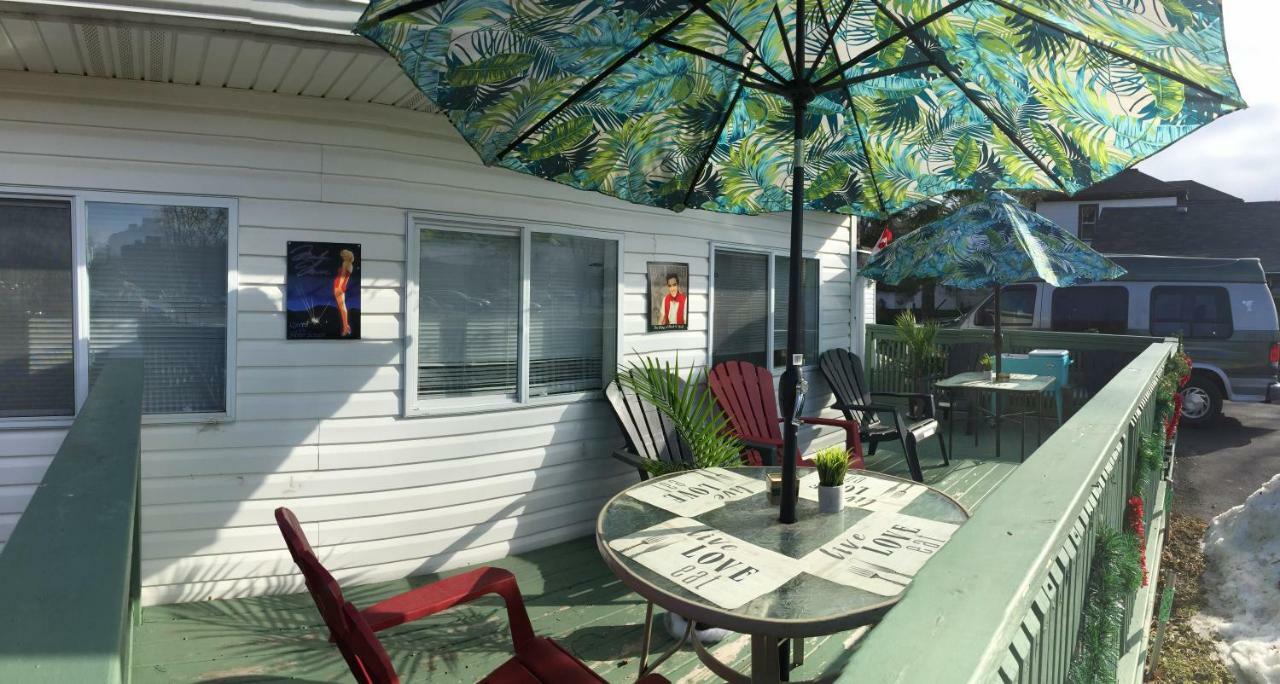 Gracies Fallsview Getaway Holiday home Niagara Falls